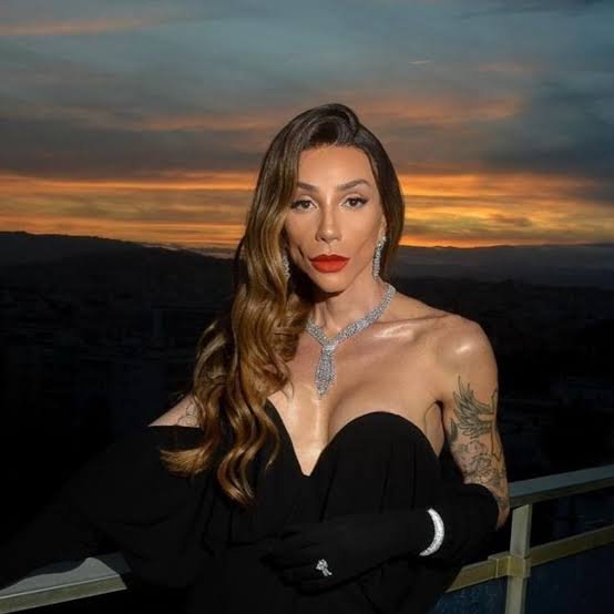 Aplicação de ácido hialurônico nas pernas